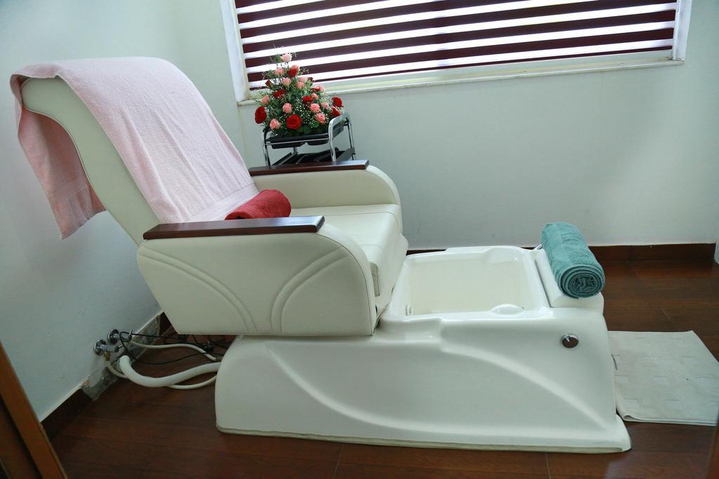 Hill Palace Hotel & Spa Kochi Bagian luar foto