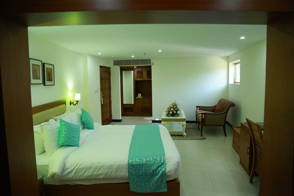 Hill Palace Hotel & Spa Kochi Bagian luar foto