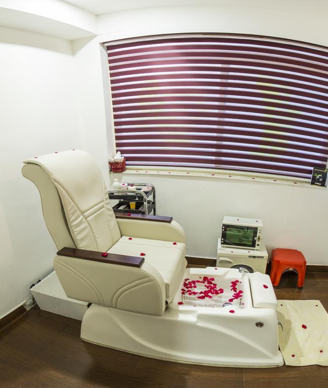 Hill Palace Hotel & Spa Kochi Bagian luar foto
