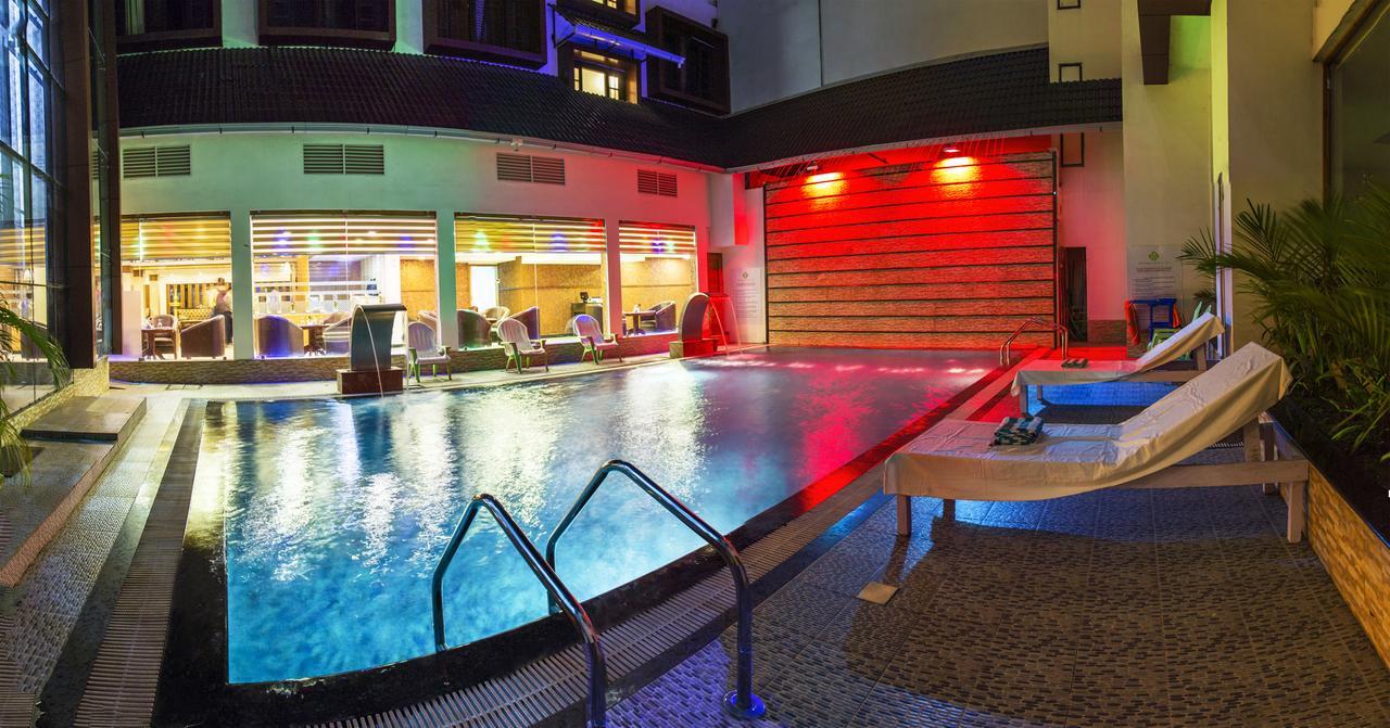 Hill Palace Hotel & Spa Kochi Bagian luar foto
