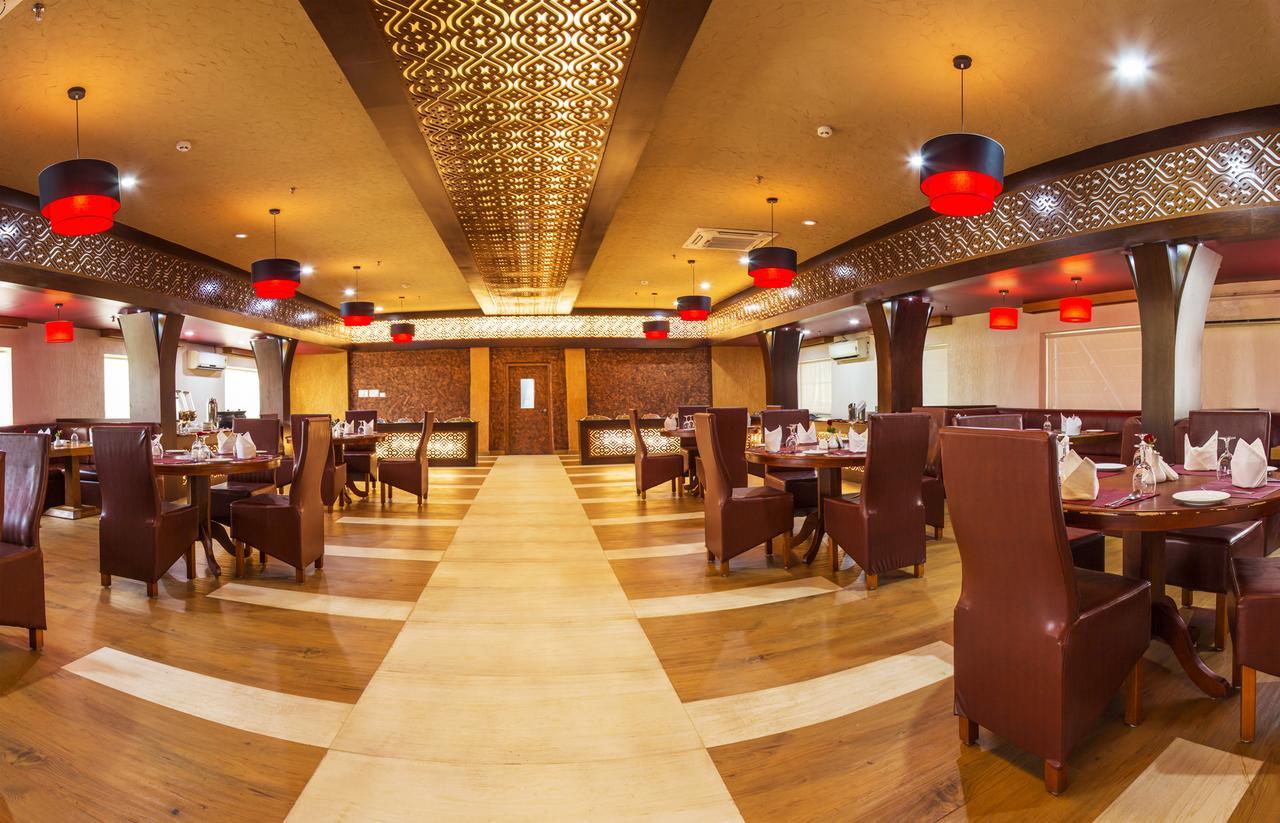 Hill Palace Hotel & Spa Kochi Bagian luar foto